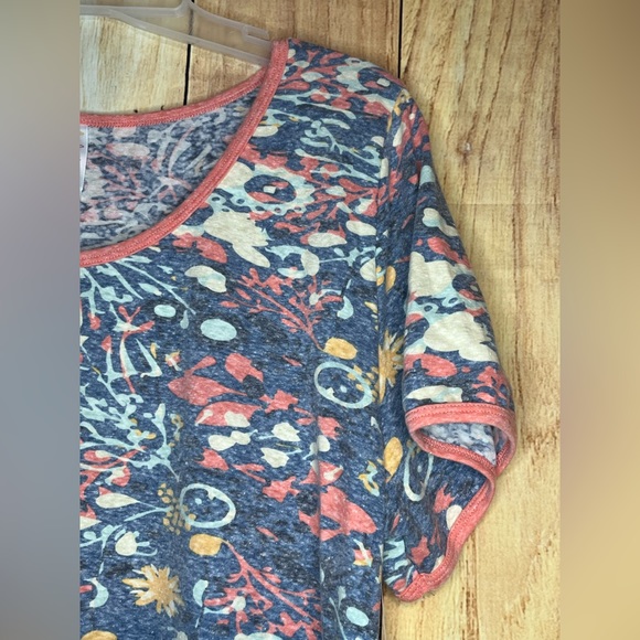 LulaRoe Size XL Classic T NEW WITH TAGS - Picture 4 of 7